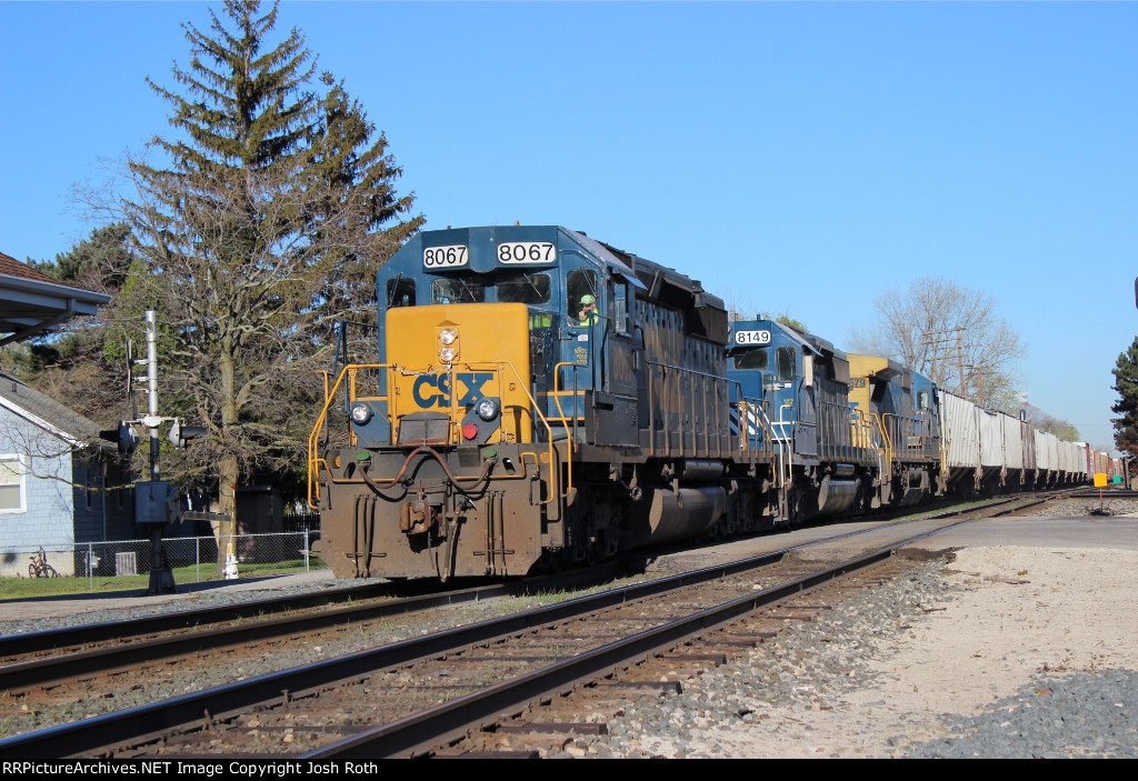 CSX 8067, HLCX 8149 & CSX 7579 